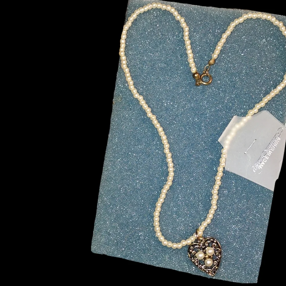 Girls' Dainty Pearl Necklace w/ Heart